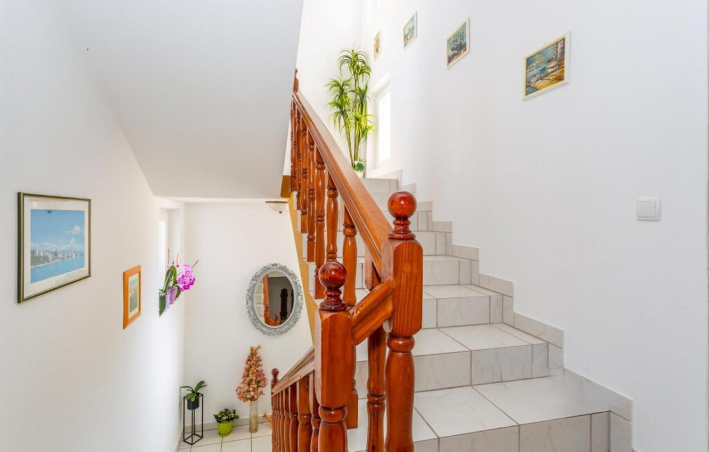 Guest House Lucija Banjol Kültér fotó