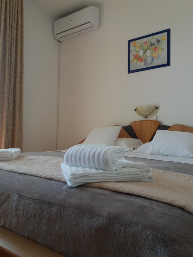 Guest House Lucija Banjol Kültér fotó